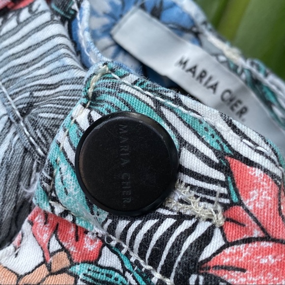 Marie Cher Palm and Floral Print Shorts - Picture 5 of 8